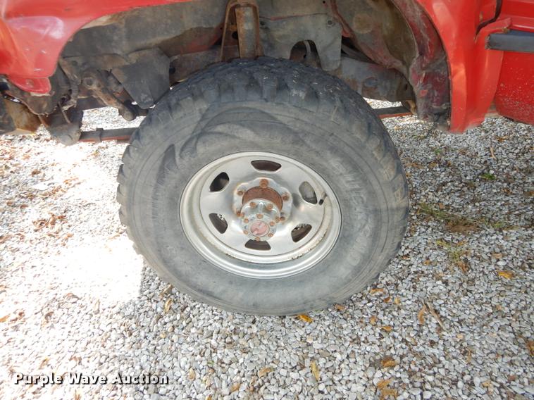 image for item DD0845 1984 Toyota SR5 pickup truck