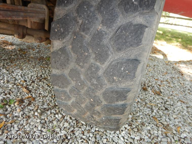 image for item DD0845 1984 Toyota SR5 pickup truck
