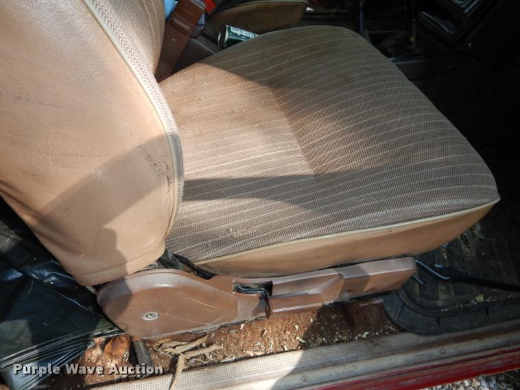 image for item DD0845 1984 Toyota SR5 pickup truck