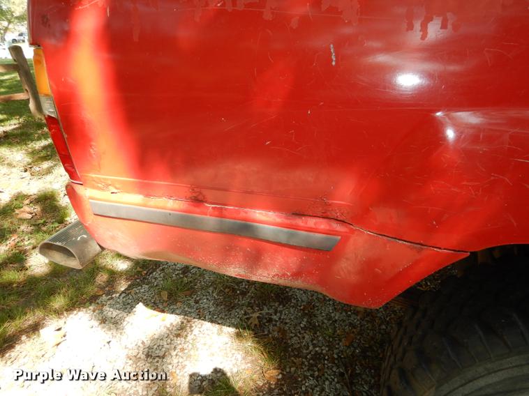 image for item DD0845 1984 Toyota SR5 pickup truck