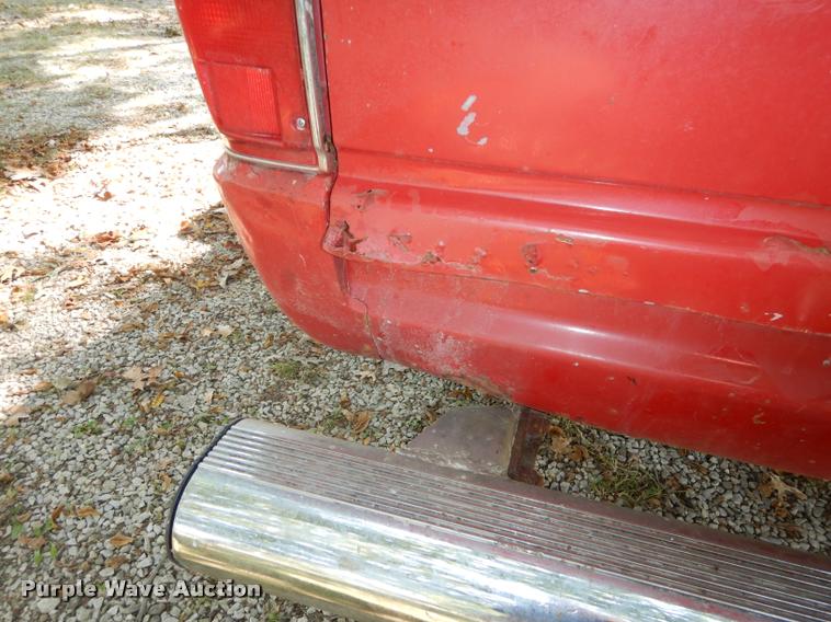 image for item DD0845 1984 Toyota SR5 pickup truck