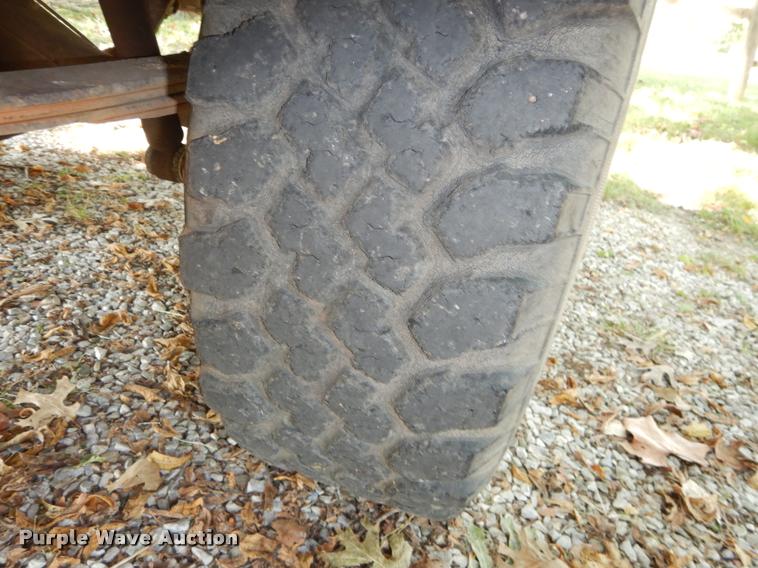 image for item DD0845 1984 Toyota SR5 pickup truck