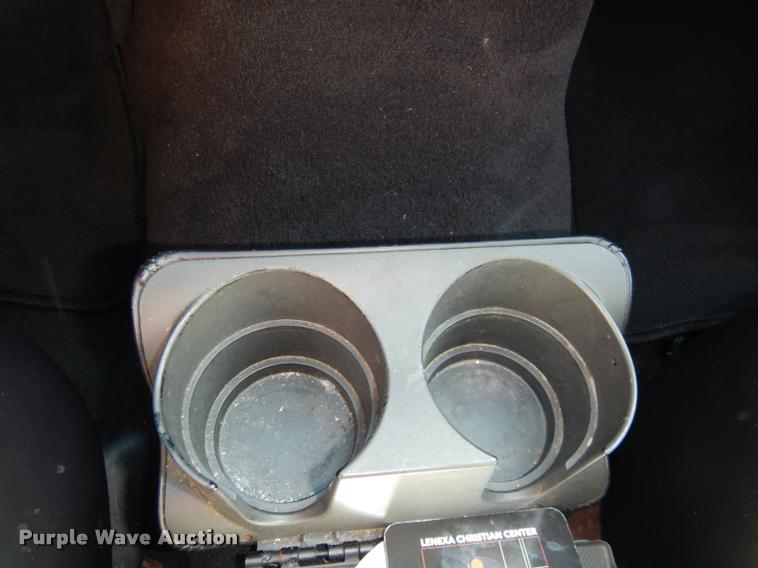 image for item DD0847 2004 Lincoln Town Car stretched limousine