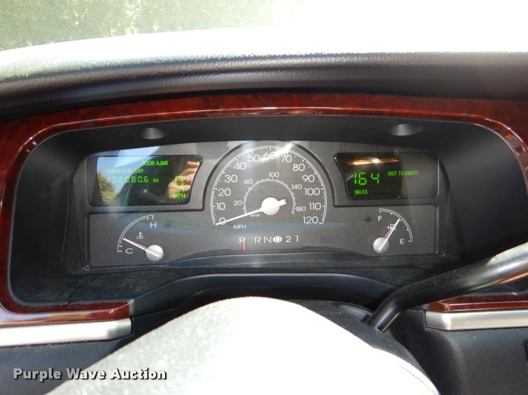 image for item DD0847 2004 Lincoln Town Car stretched limousine