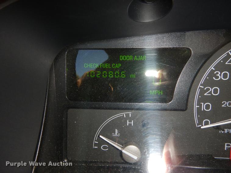 image for item DD0847 2004 Lincoln Town Car stretched limousine