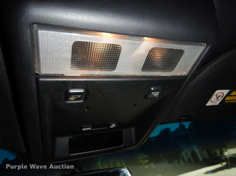 image for item DD0847 2004 Lincoln Town Car stretched limousine