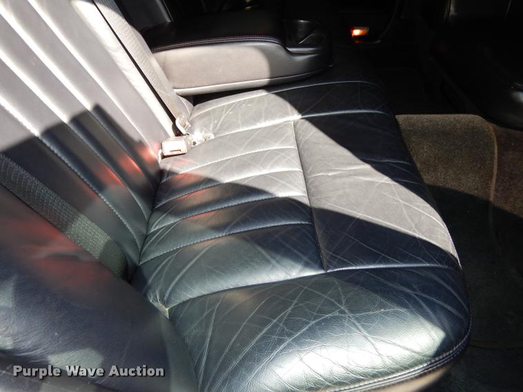 image for item DD0847 2004 Lincoln Town Car stretched limousine