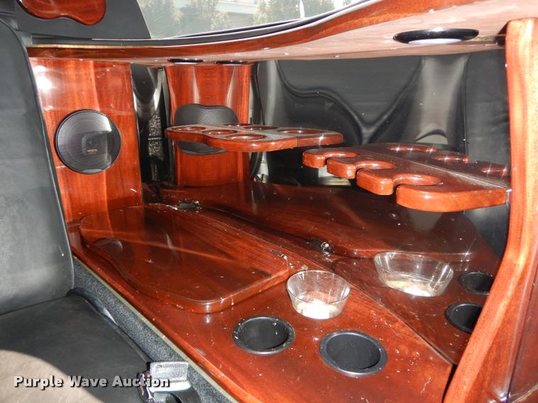 image for item DD0847 2004 Lincoln Town Car stretched limousine