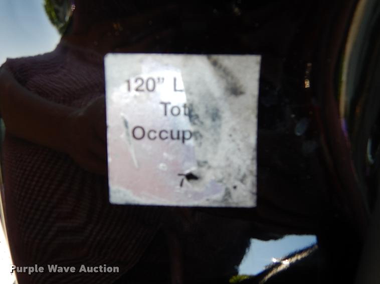 image for item DD0847 2004 Lincoln Town Car stretched limousine