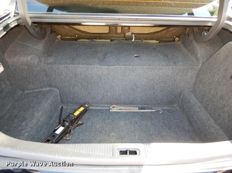 image for item DD0847 2004 Lincoln Town Car stretched limousine