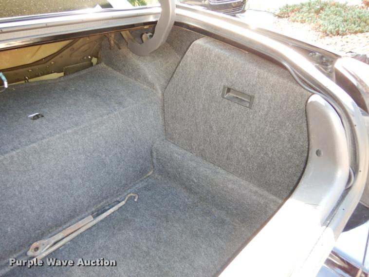 image for item DD0847 2004 Lincoln Town Car stretched limousine