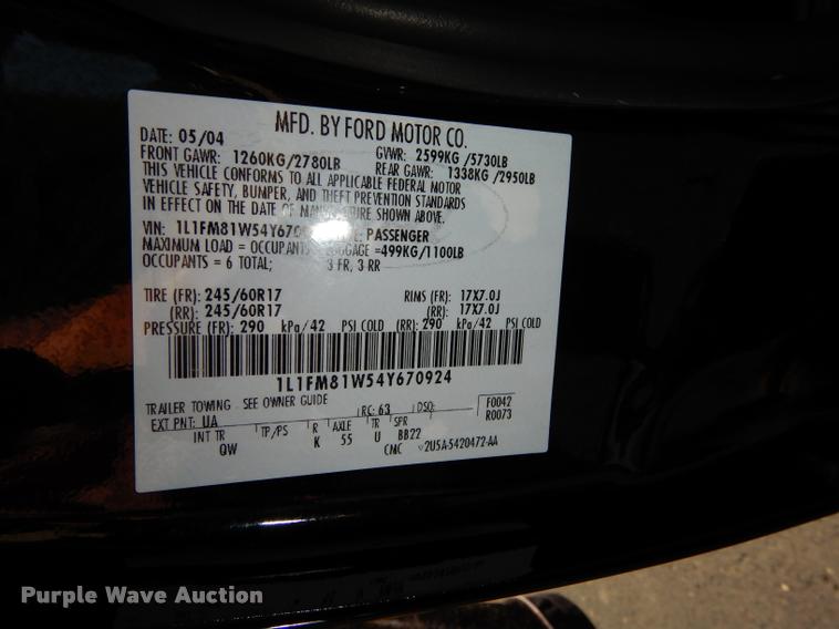 image for item DD0847 2004 Lincoln Town Car stretched limousine