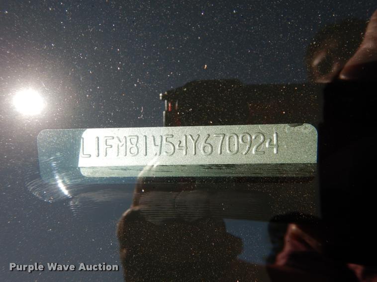 image for item DD0847 2004 Lincoln Town Car stretched limousine