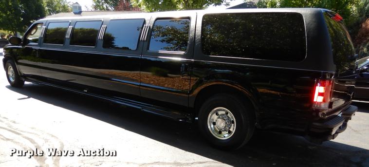 image for item DD0848 2005 Ford Excursion stretched limousine