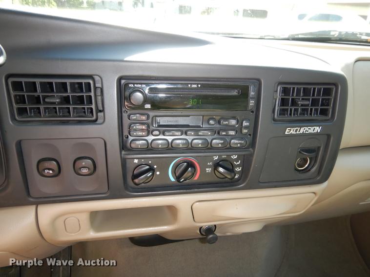 image for item DD0848 2005 Ford Excursion stretched limousine