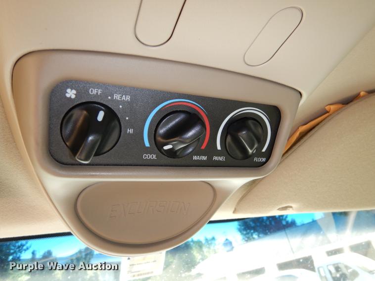 image for item DD0848 2005 Ford Excursion stretched limousine