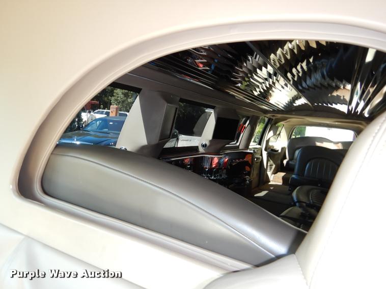 image for item DD0848 2005 Ford Excursion stretched limousine