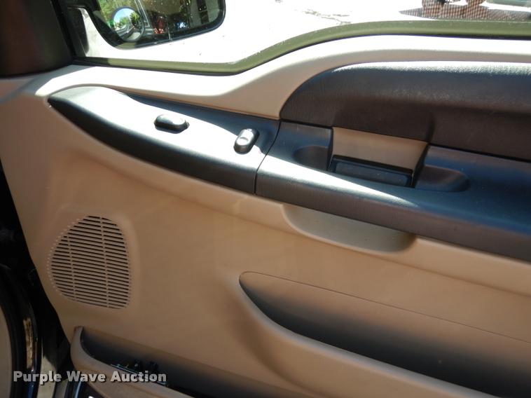 image for item DD0848 2005 Ford Excursion stretched limousine