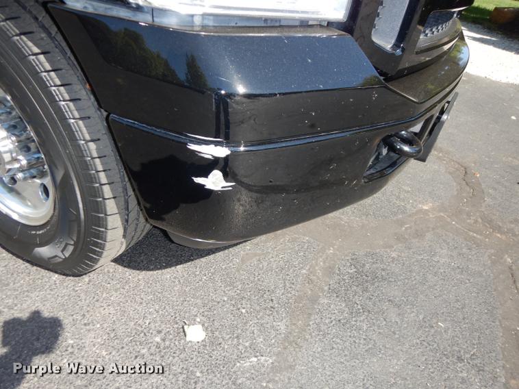 image for item DD0848 2005 Ford Excursion stretched limousine