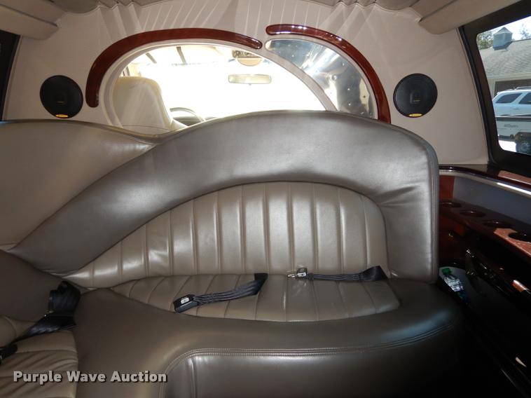 image for item DD0848 2005 Ford Excursion stretched limousine