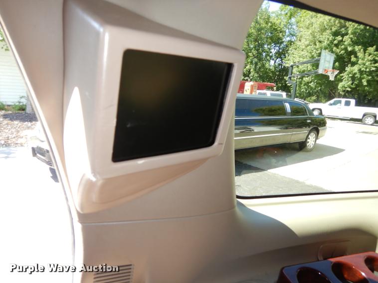 image for item DD0848 2005 Ford Excursion stretched limousine