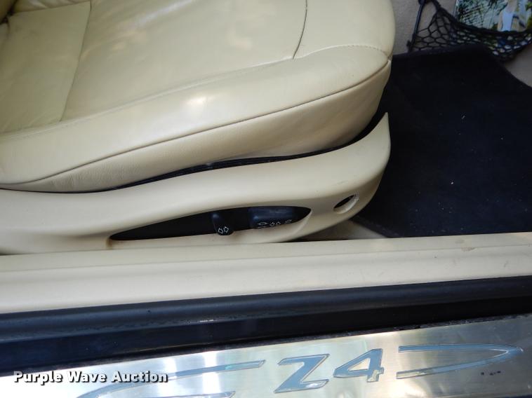 image for item DD0851 2003 BMW Z4 convertible