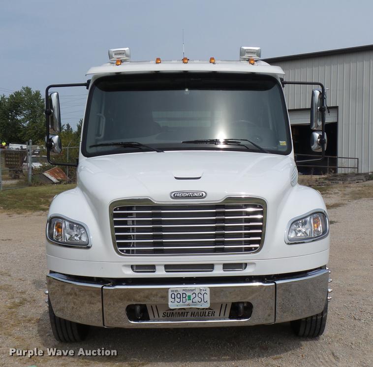 image for item DD1513 2007 Freightliner Business Class M2 Summit Hauler Crew Cab flatbed truck