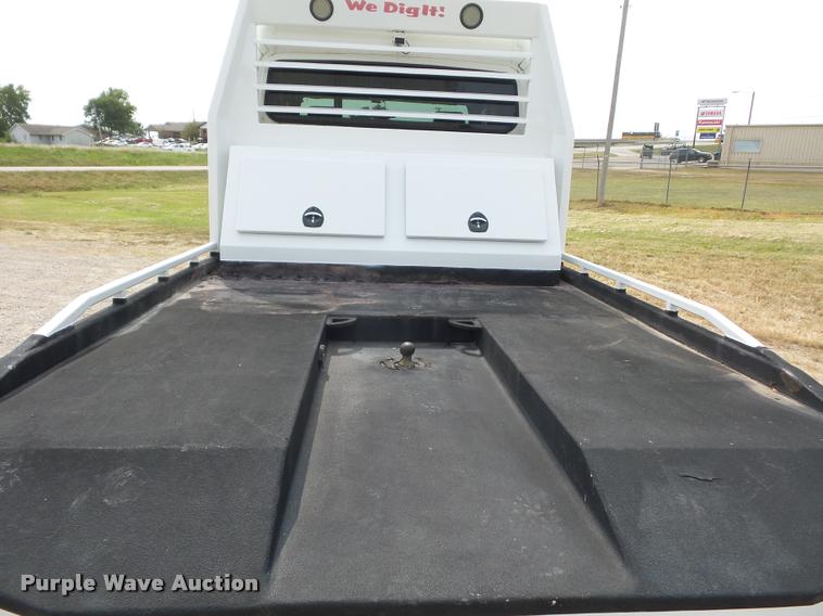 image for item DD1513 2007 Freightliner Business Class M2 Summit Hauler Crew Cab flatbed truck