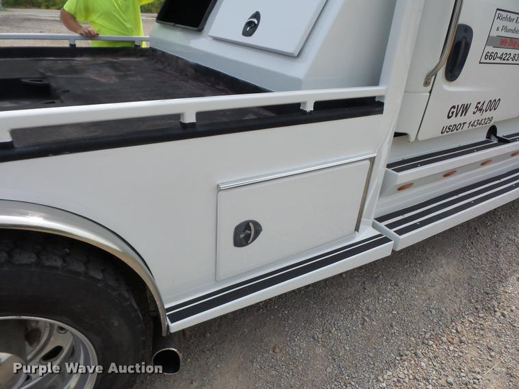 image for item DD1513 2007 Freightliner Business Class M2 Summit Hauler Crew Cab flatbed truck