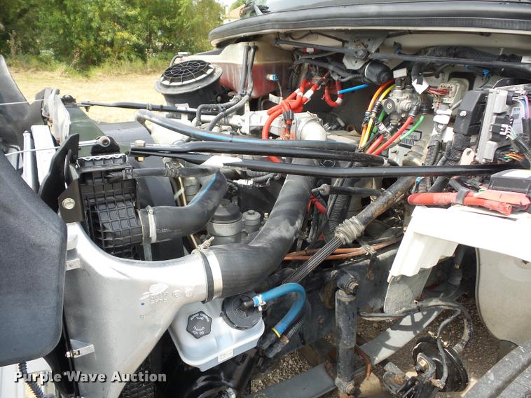 image for item DD1513 2007 Freightliner Business Class M2 Summit Hauler Crew Cab flatbed truck