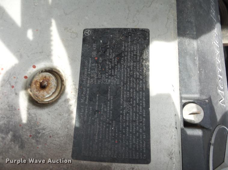 image for item DD1513 2007 Freightliner Business Class M2 Summit Hauler Crew Cab flatbed truck