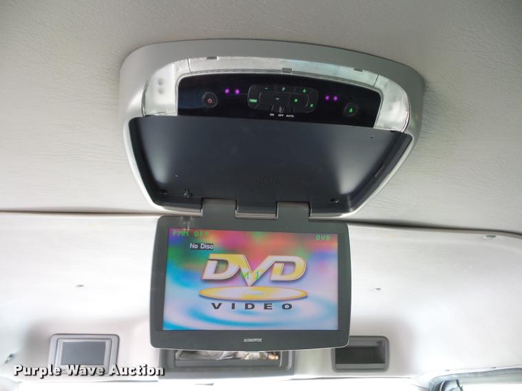 image for item DD1513 2007 Freightliner Business Class M2 Summit Hauler Crew Cab flatbed truck