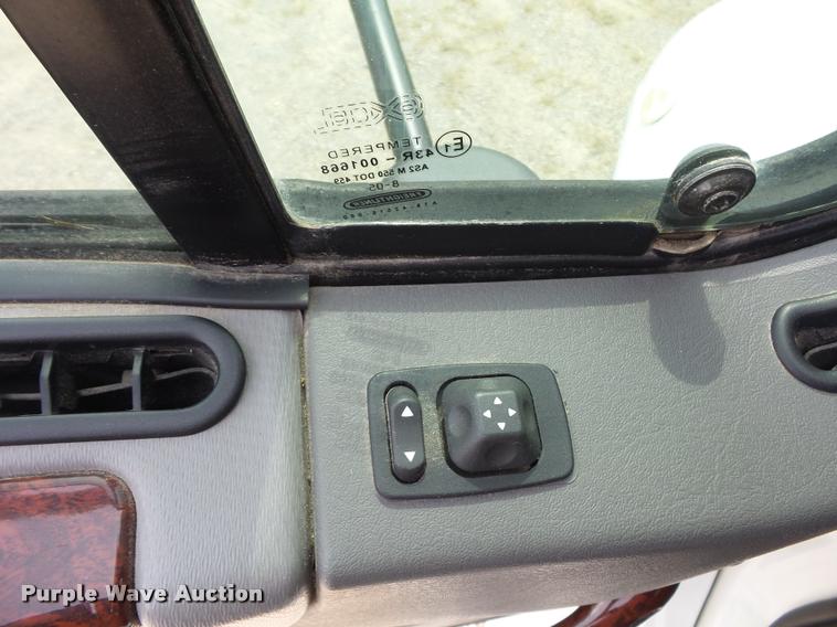 image for item DD1513 2007 Freightliner Business Class M2 Summit Hauler Crew Cab flatbed truck