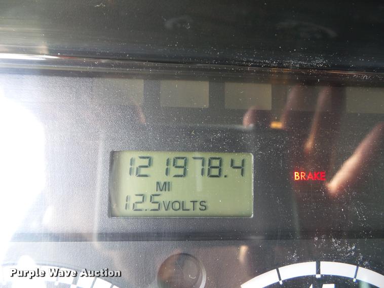 image for item DD1513 2007 Freightliner Business Class M2 Summit Hauler Crew Cab flatbed truck