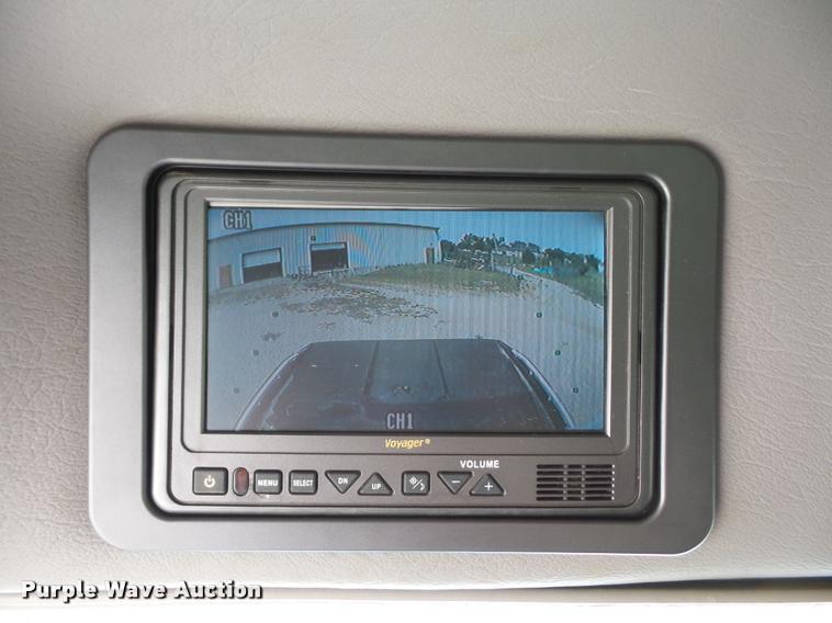 image for item DD1513 2007 Freightliner Business Class M2 Summit Hauler Crew Cab flatbed truck