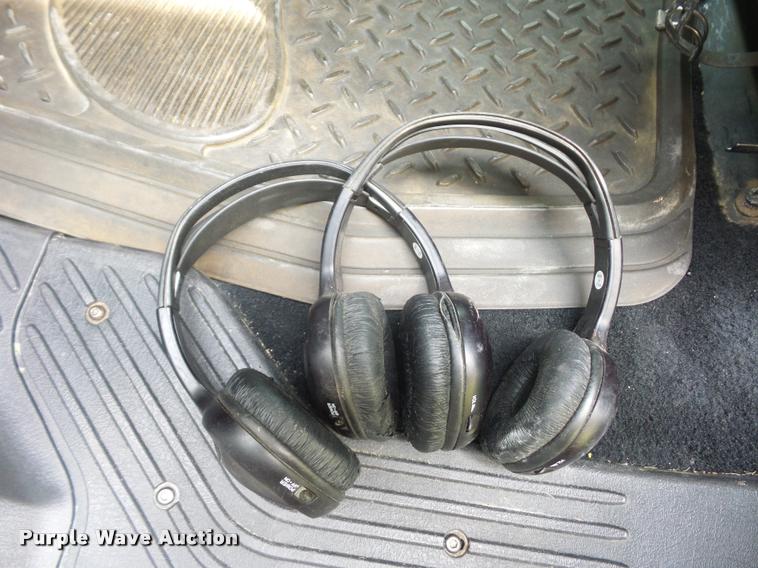 image for item DD1513 2007 Freightliner Business Class M2 Summit Hauler Crew Cab flatbed truck