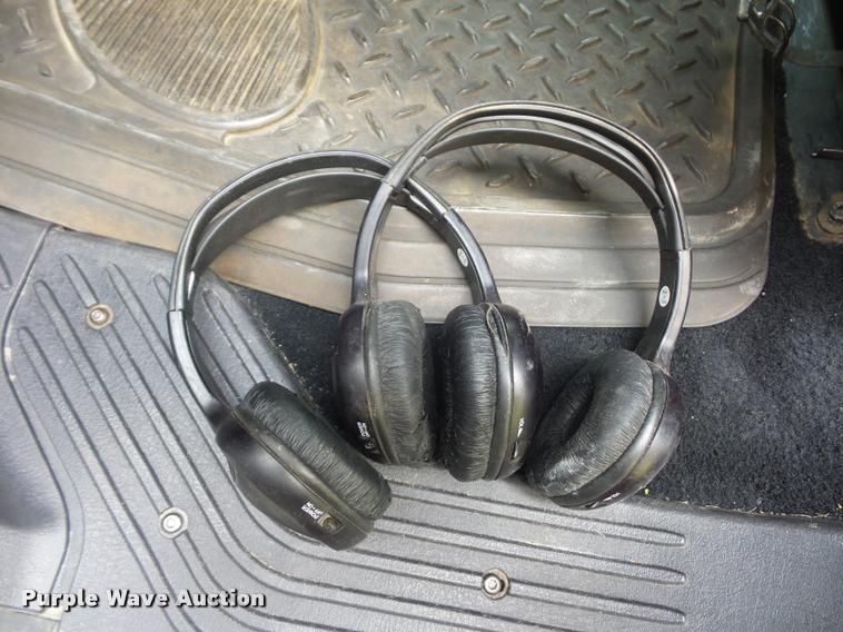 image for item DD1513 2007 Freightliner Business Class M2 Summit Hauler Crew Cab flatbed truck