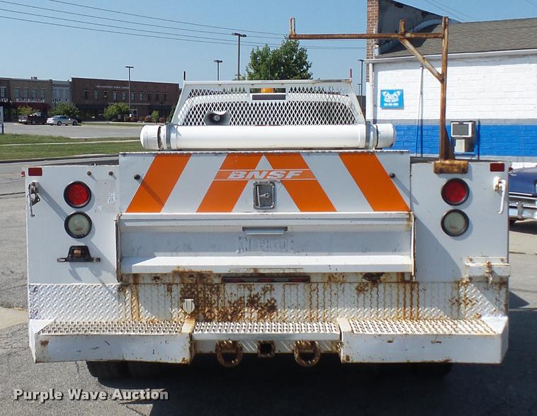 image for item DD1528 2005 Ford F450 Super Duty utility truck