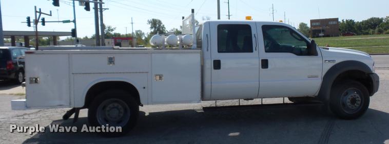 image for item DD1528 2005 Ford F450 Super Duty utility truck