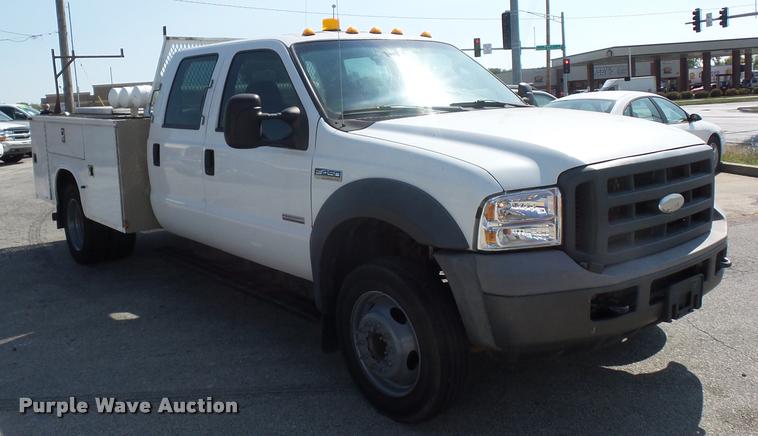 image for item DD1528 2005 Ford F450 Super Duty utility truck