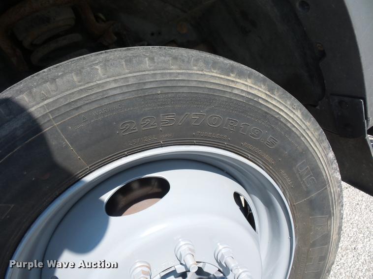 image for item DD1528 2005 Ford F450 Super Duty utility truck