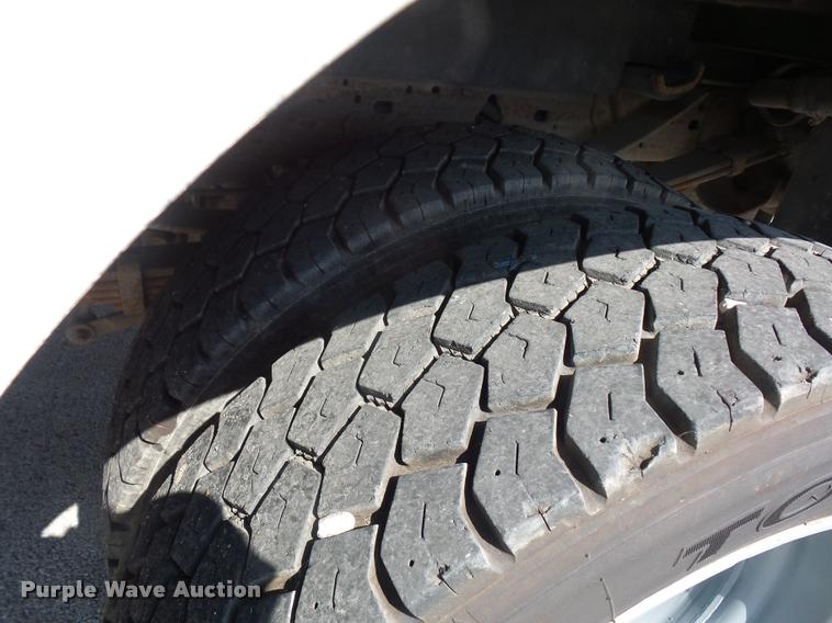 image for item DD1528 2005 Ford F450 Super Duty utility truck