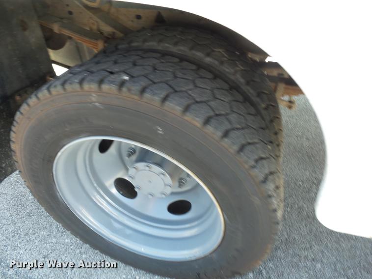 image for item DD1528 2005 Ford F450 Super Duty utility truck
