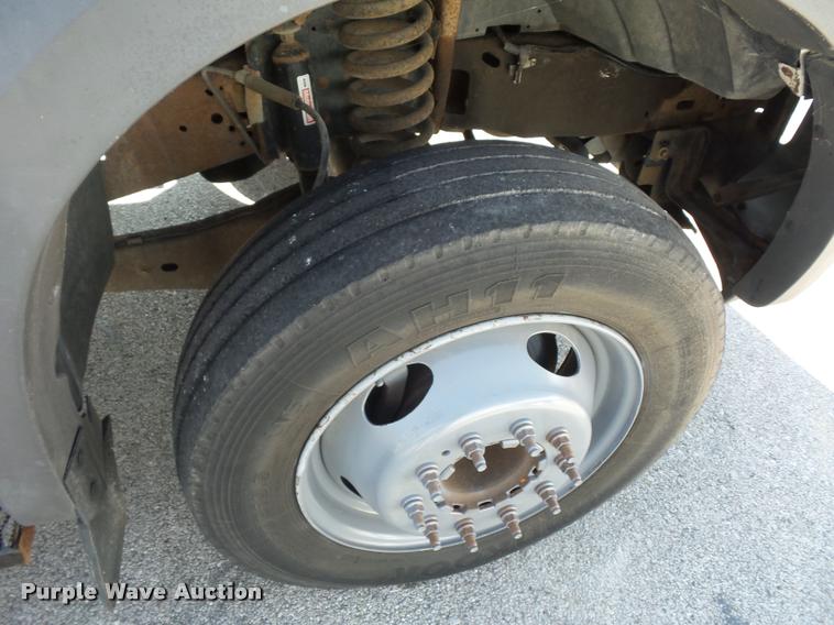 image for item DD1528 2005 Ford F450 Super Duty utility truck