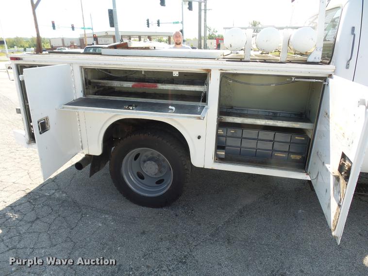 image for item DD1528 2005 Ford F450 Super Duty utility truck