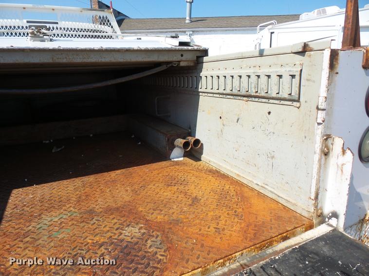 image for item DD1528 2005 Ford F450 Super Duty utility truck