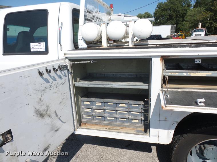 image for item DD1528 2005 Ford F450 Super Duty utility truck