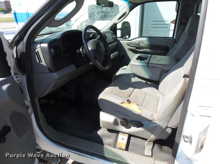 image for item DD1528 2005 Ford F450 Super Duty utility truck