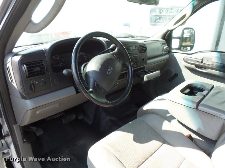 image for item DD1528 2005 Ford F450 Super Duty utility truck