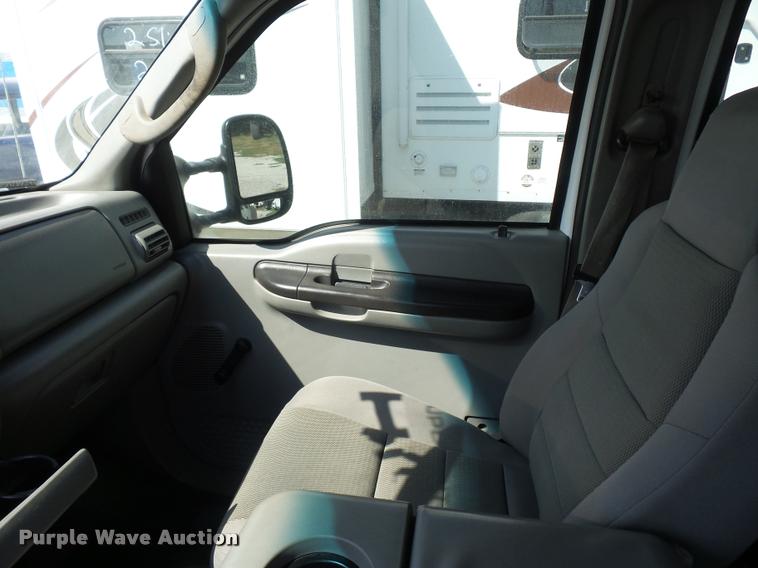 image for item DD1528 2005 Ford F450 Super Duty utility truck